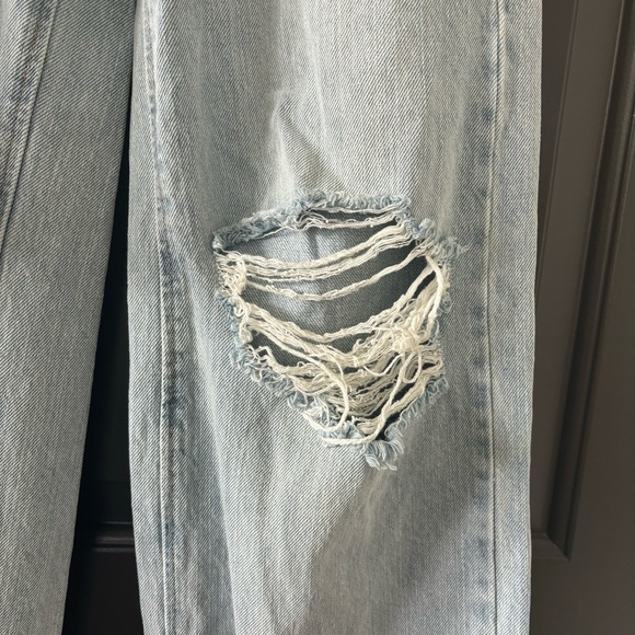 And Now This Distressed Relaxed Light Wash Straight Leg Boyfriend Jeans size 24 - Picture 4 of 8